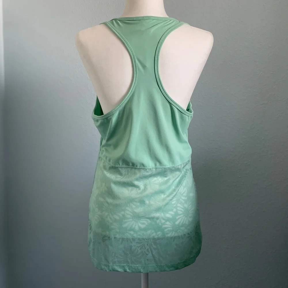 Fabletics Racer Back Tank Top Size M - Picture 2 of 7